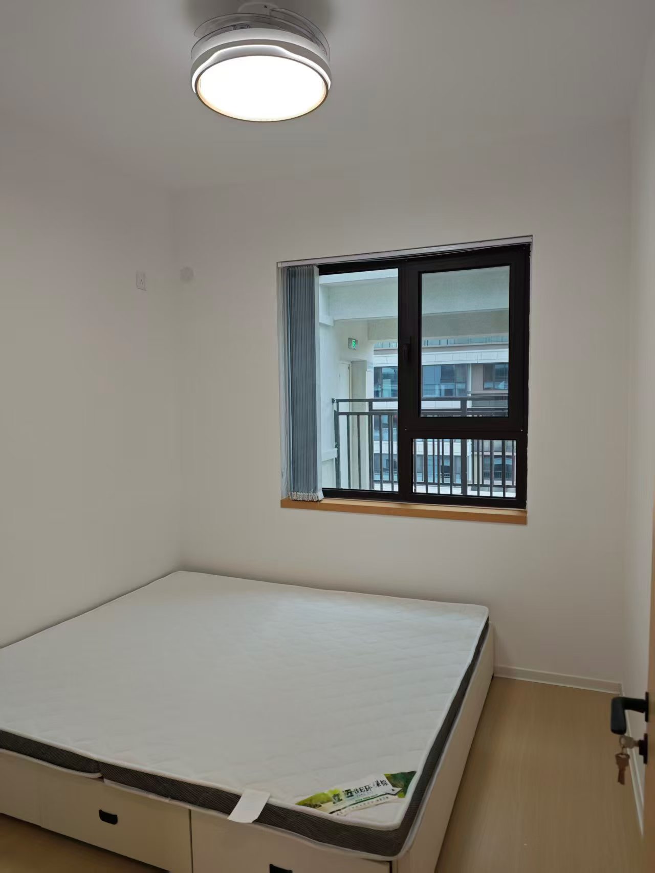 房屋出租地址:科创新城北师大对面  柏贤府小区，精装修拎包入住 ​