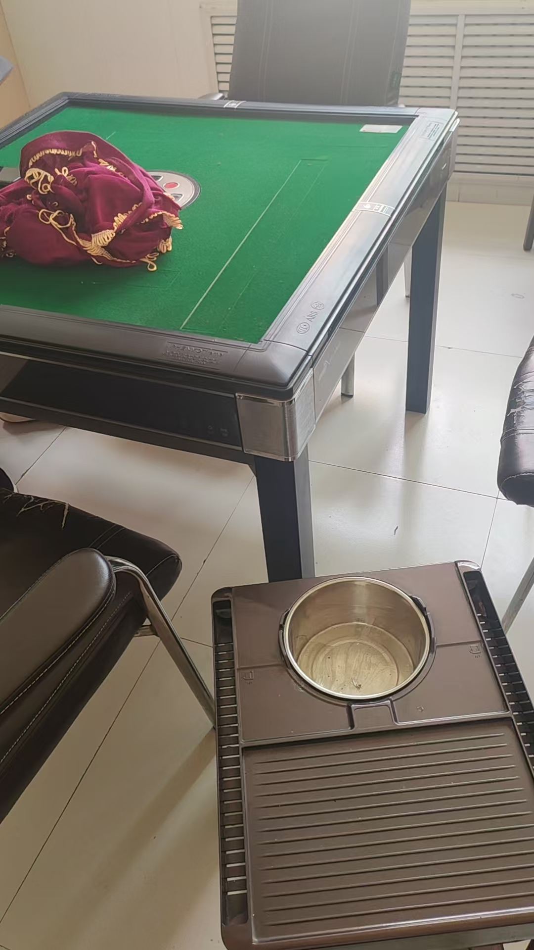 50的麻将桌，带四把椅子，喝茶的，便宜处理一套660，东沙